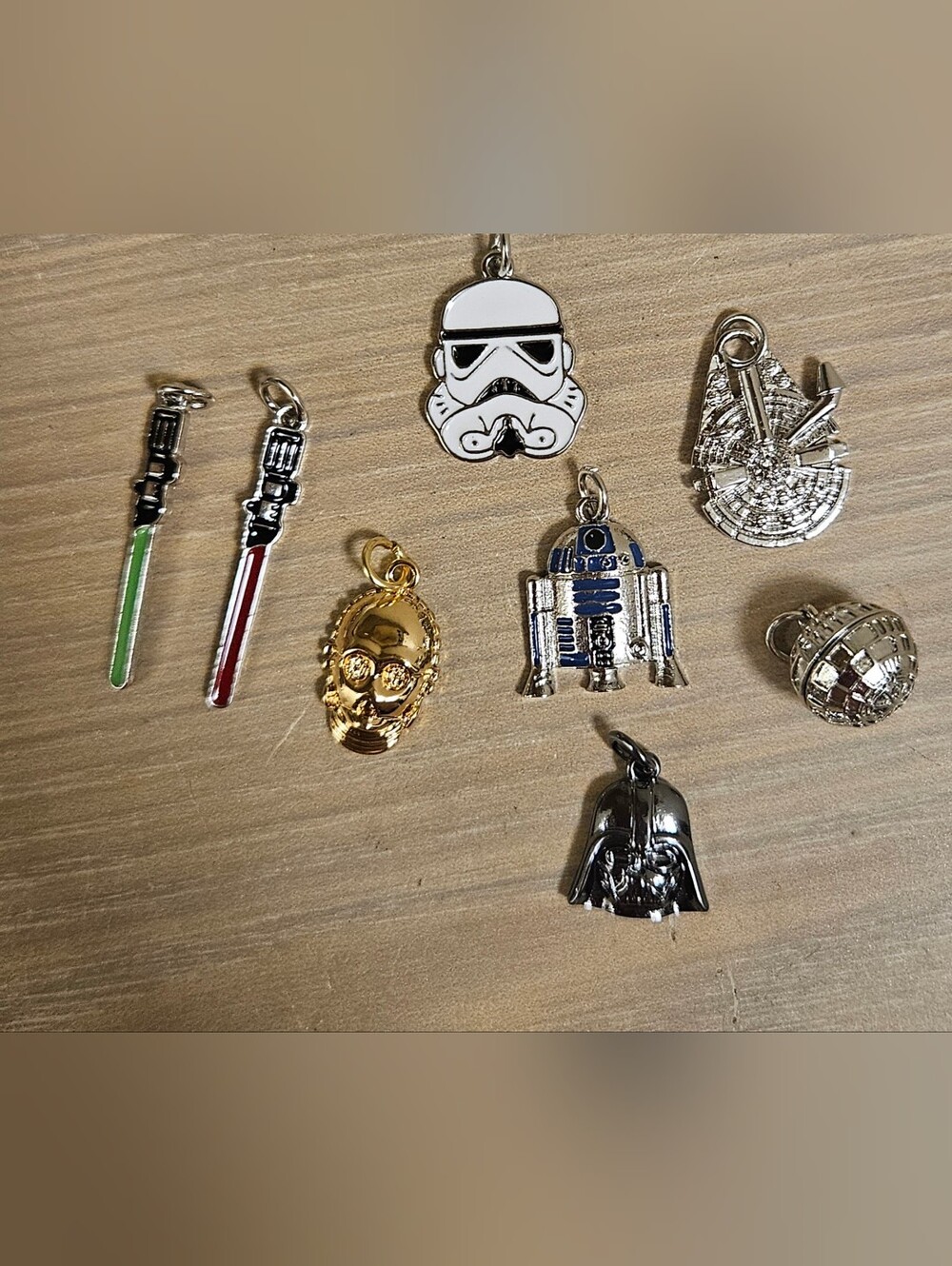 LOT OF 8 STAR WARS CHARMS FOR NECKLACE BRACELET ZIPPER PULL ACCENT DARTH R2D2